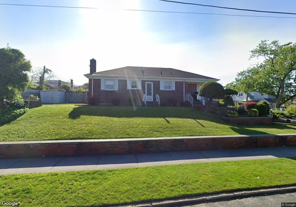 154-70 25th Dr, Flushing, NY 11354 - photo 1