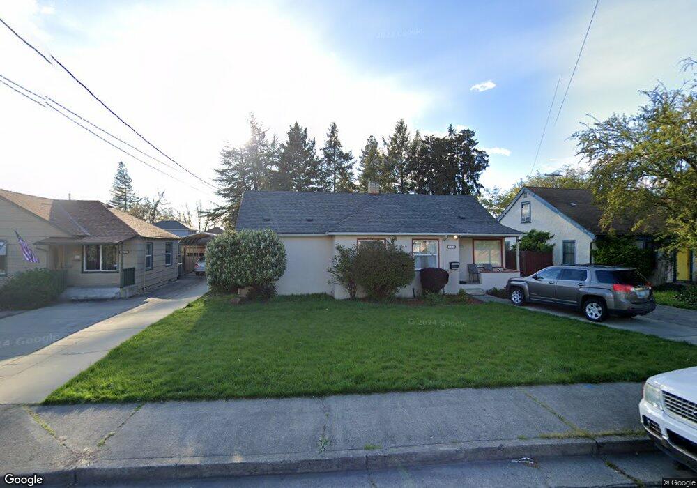 616 NE Dean Dr, Grants Pass, OR 97526 - photo 1