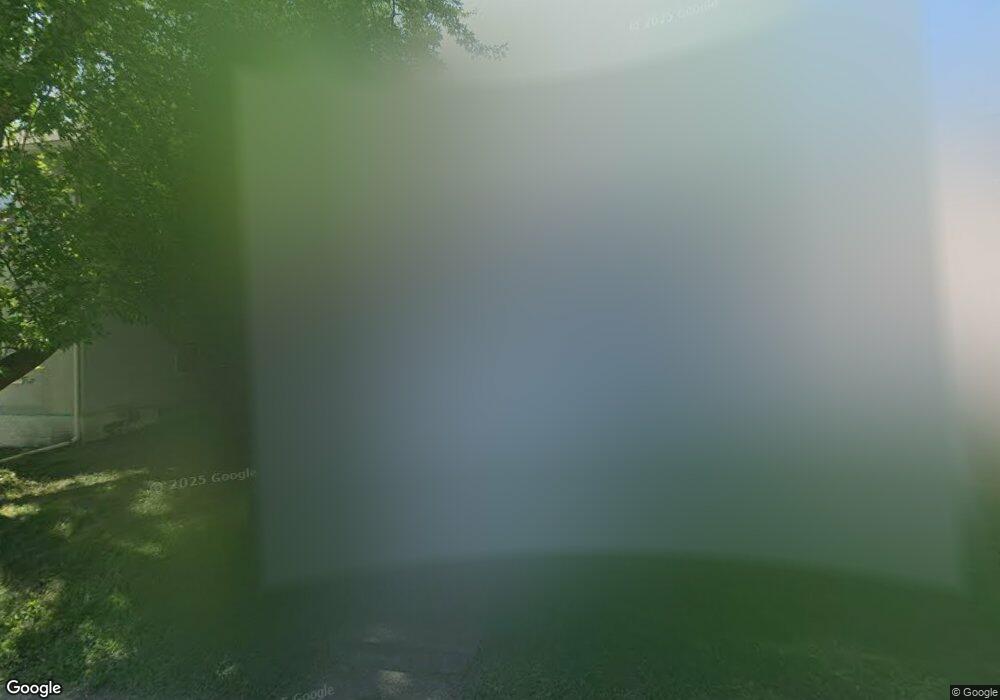 907 E Laurel St, Davenport, IA 52803 - photo 1