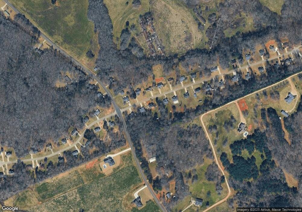 64 Edgefield Dr, Commerce, GA 30529 - photo 1