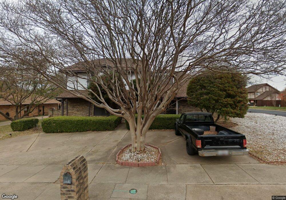 333 Warbler Dr, Bedford, TX 76021 - photo 1