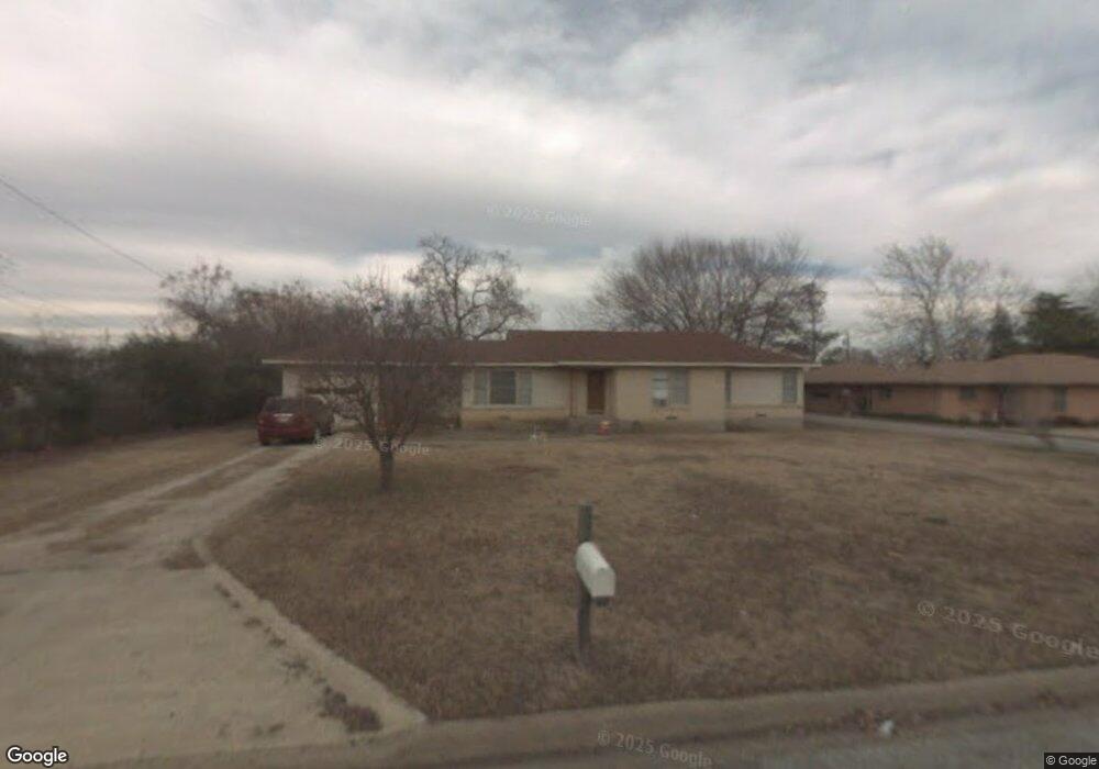 1605 E Peyton St, Sherman, TX 75090 - photo 1