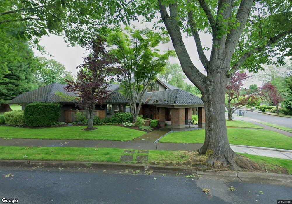 877 Fairway View Dr, Eugene, OR 97401 - photo 1
