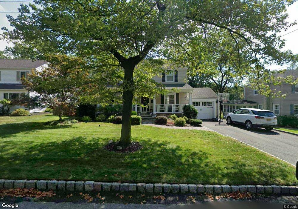 52 Wellington Rd, Livingston, NJ 07039 - photo 1