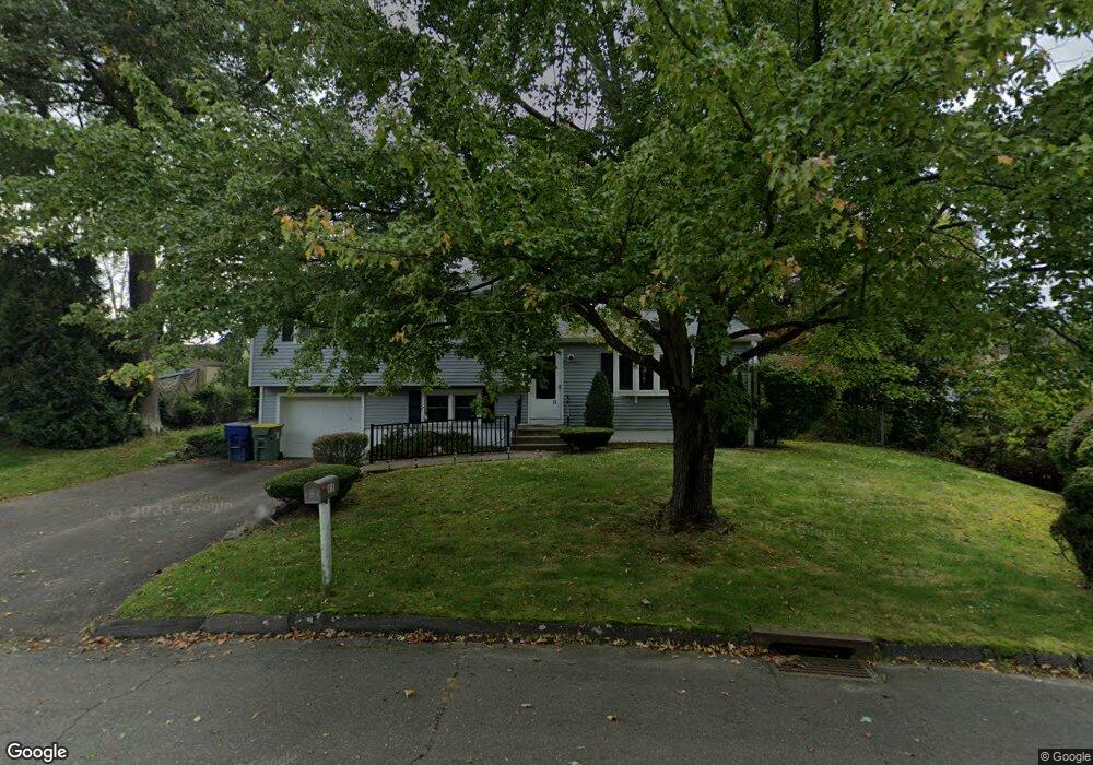 77 Greenview Dr, Waterbury, CT 06708 - photo 1