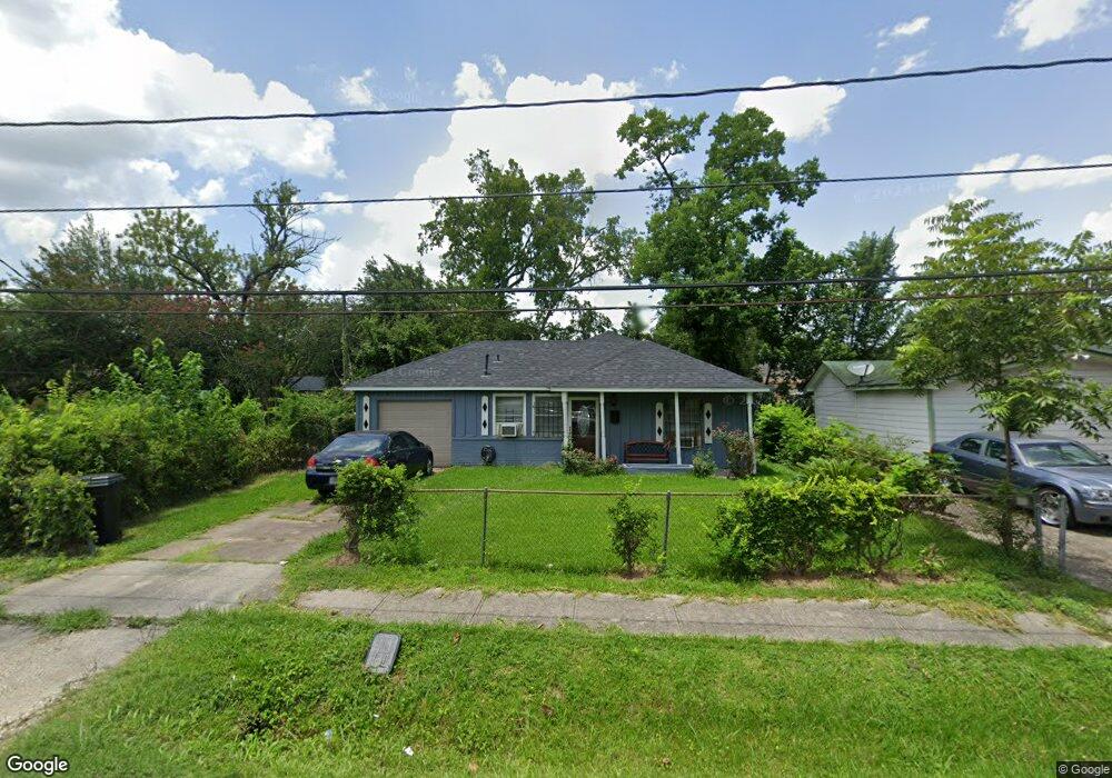 825 Neyland St, Houston, TX 77022 - photo 1