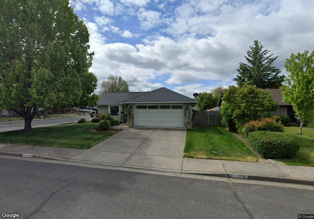 1008 Forest Glen Dr, Central Point, OR 97502 - photo 1