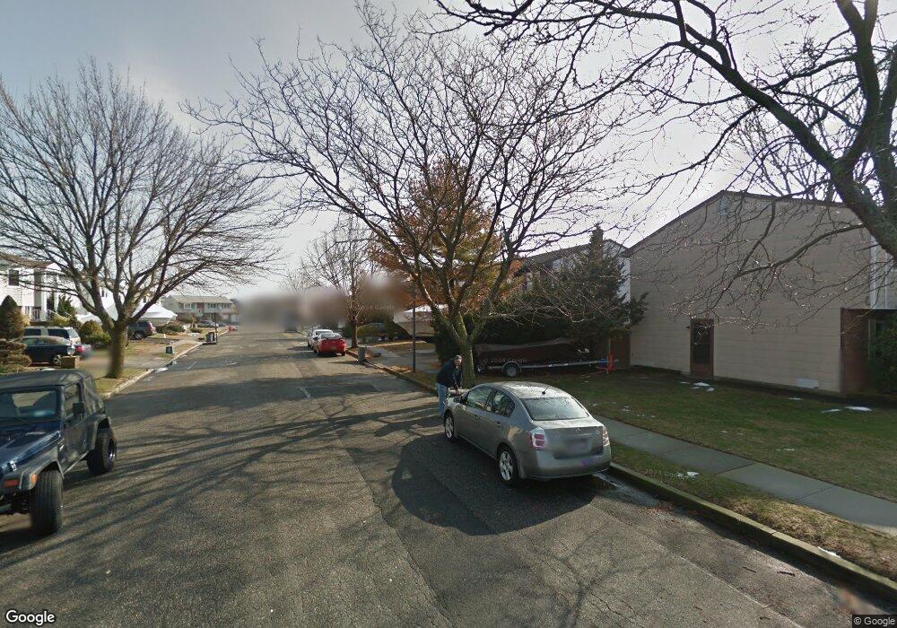 3882 Elayne Ct, Seaford, NY 11783 - photo 1