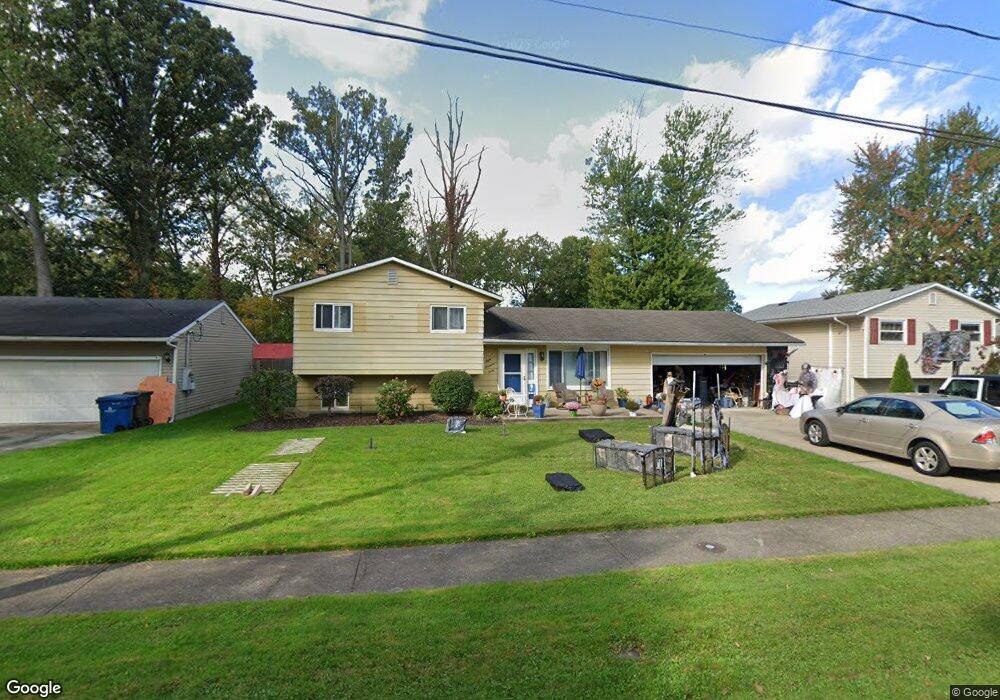 840 Hollywood Ave, Sheffield Lake, OH 44054 - photo 1