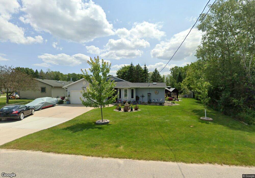 4517 Harvest Cir, Manitowoc, WI 54220 - photo 1