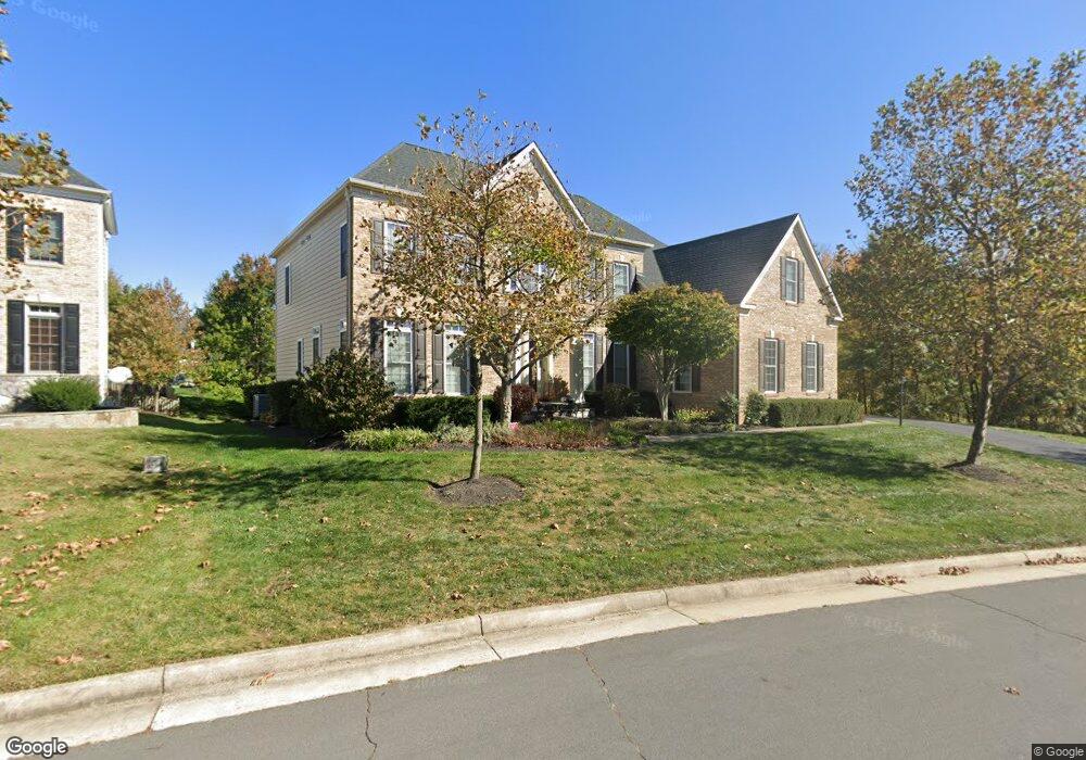 25708 Summerbank Ct, Chantilly, VA 20152 - photo 1