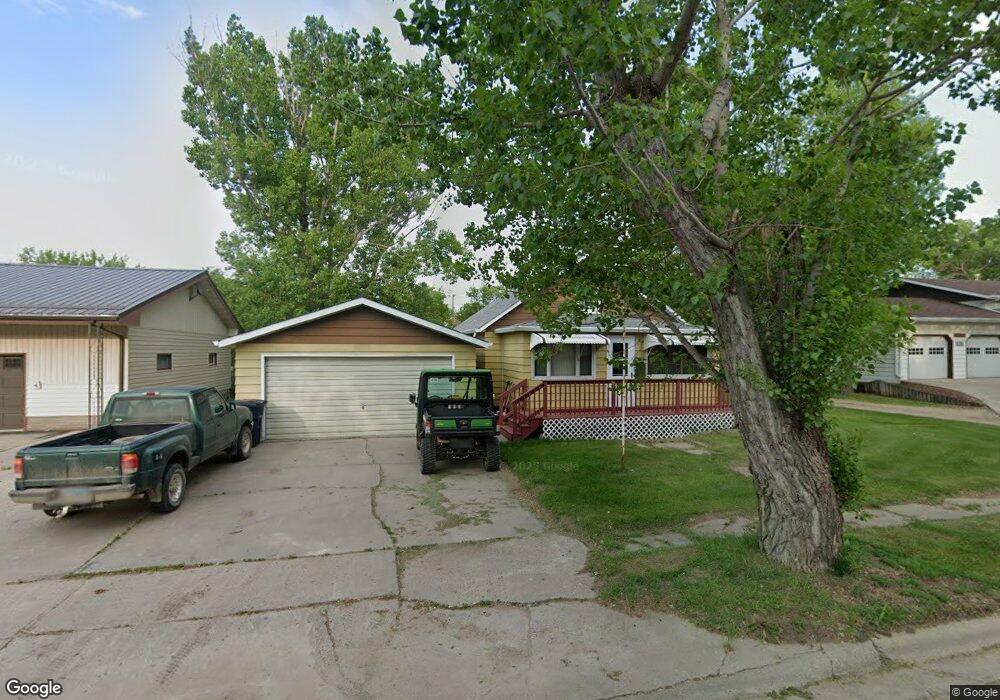 323 Roosevelt St, Turtle Lake, ND 58575 - photo 1