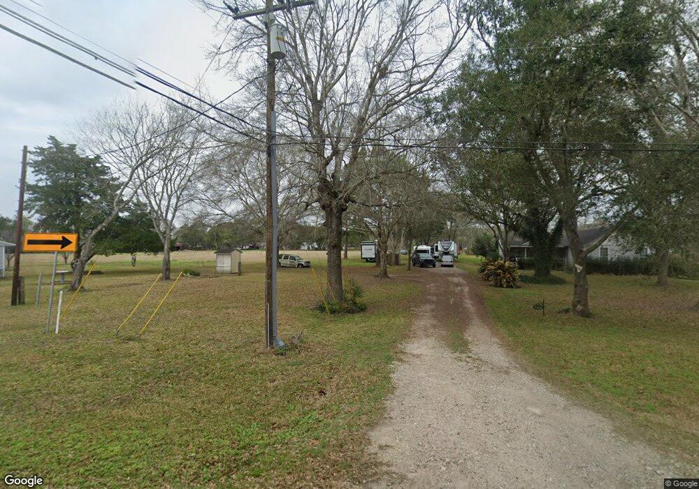 1101 Shroeder Ln, Alvin, TX 77511 - photo 1
