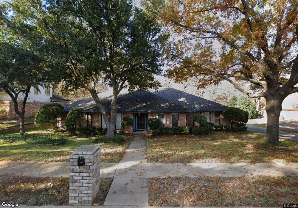 3809 Cambridge Cir W, Bedford, TX 76021 - photo 1