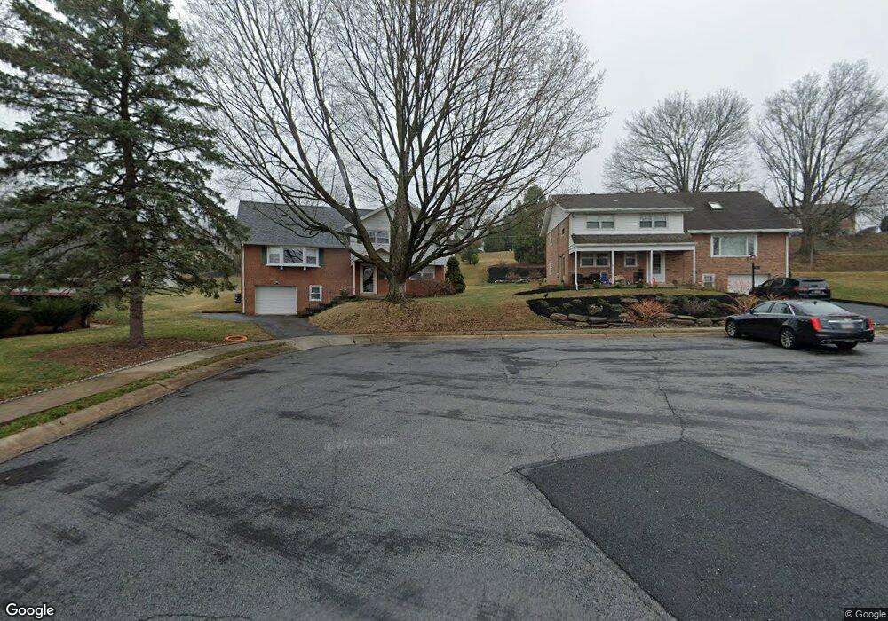 501 Kutz Ct, Reading, PA 19609 - photo 1