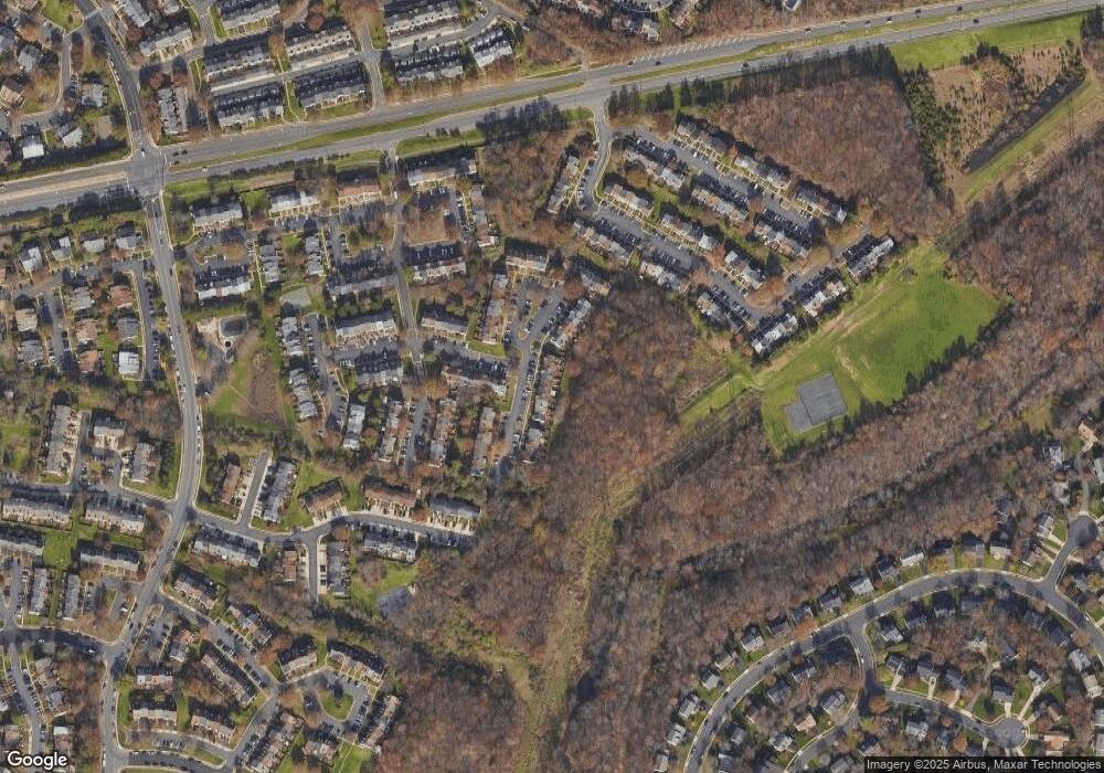 13922 Gunners Place, Centreville, VA 20121 - photo 1