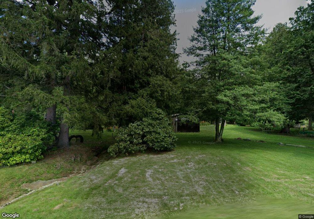 828 Bushkill Dr, Bath, PA 18014 - photo 1