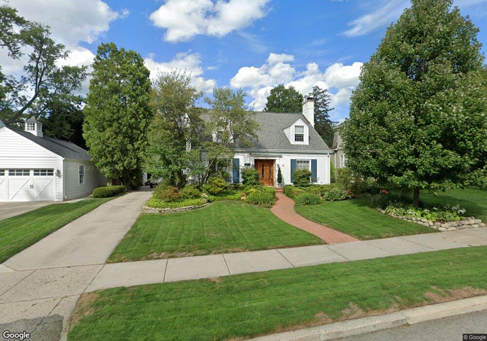 274 Hillcrest Ave, Grosse Pointe Farms, MI 48236 - photo 1