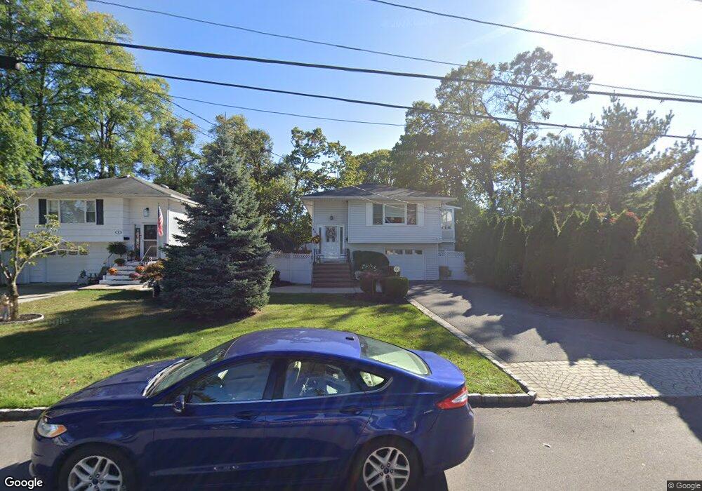 6 W Hemlock St, Islip, NY 11751 - photo 1