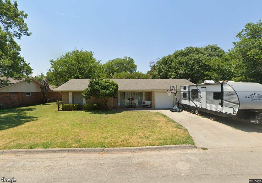 705 Melody Ln, Gainesville, TX 76240 - photo 1