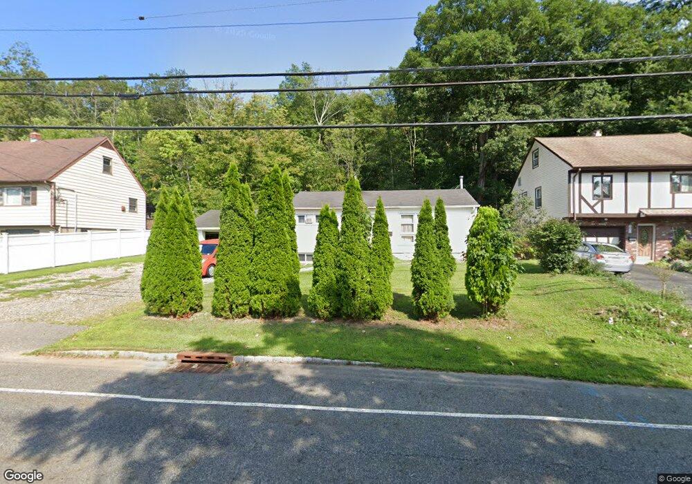 10 Canterbury Rd, Ringwood, NJ 07456 - photo 1