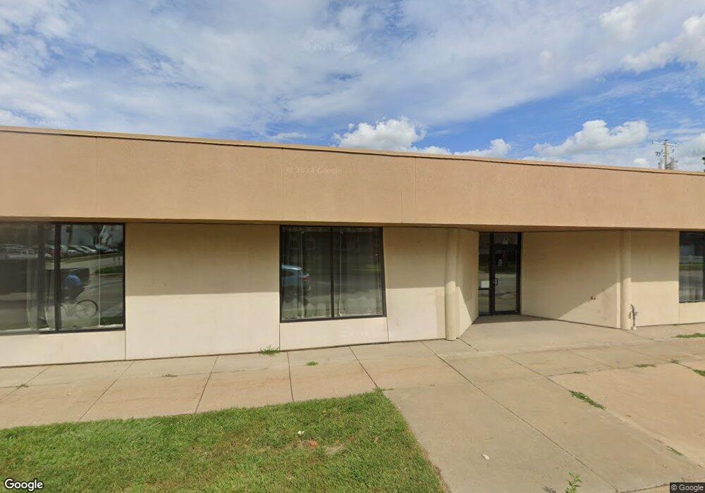 309 6th St SW, Cedar Rapids, IA 52404 - photo 1