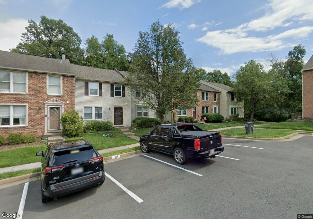 14137 Honey Hill Ct, Centreville, VA 20121 - photo 1