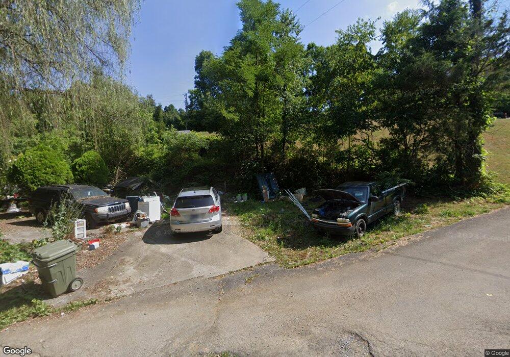 513 Candy Cane Dr, Johnson City, TN 37601 - photo 1