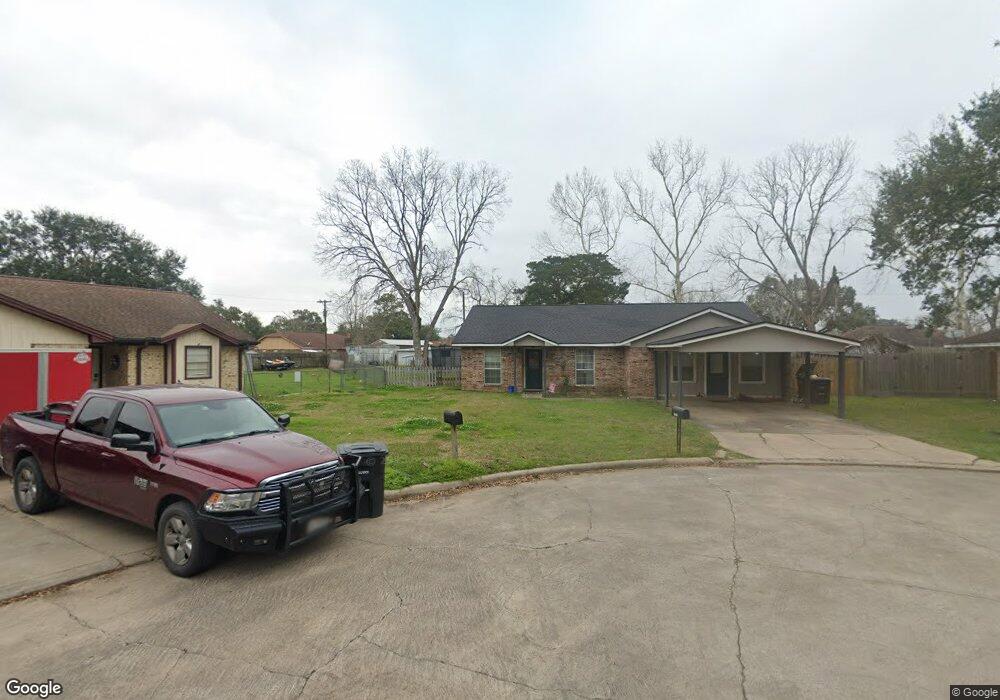 1718 Sherwood Cir, Alvin, TX 77511 - photo 1