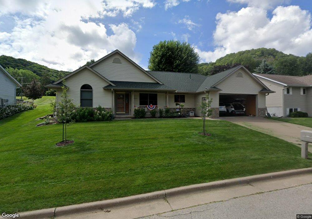 905 Cortland Ln, La Crescent, MN 55947 - photo 1