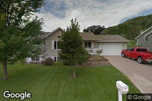 909 Cortland Ln, La Crescent, MN 55947