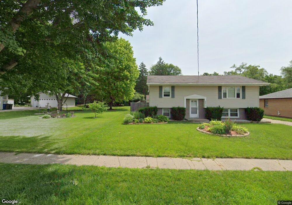 2829 E 24th St, Des Moines, IA 50317 - photo 1