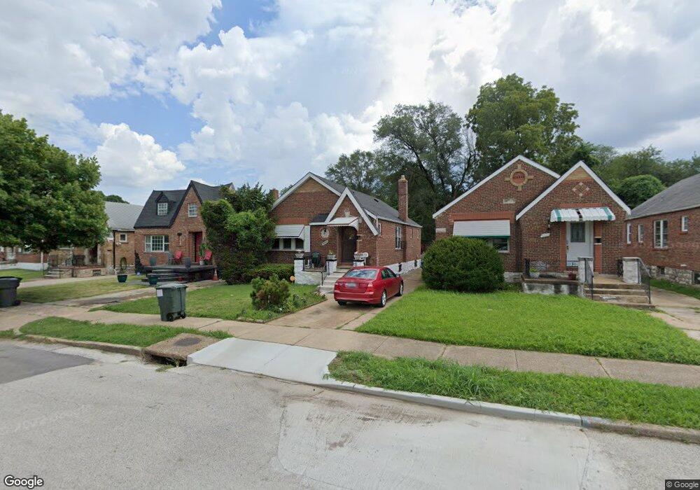 4504 Dryden Ave, Saint Louis, MO 63115 - photo 1