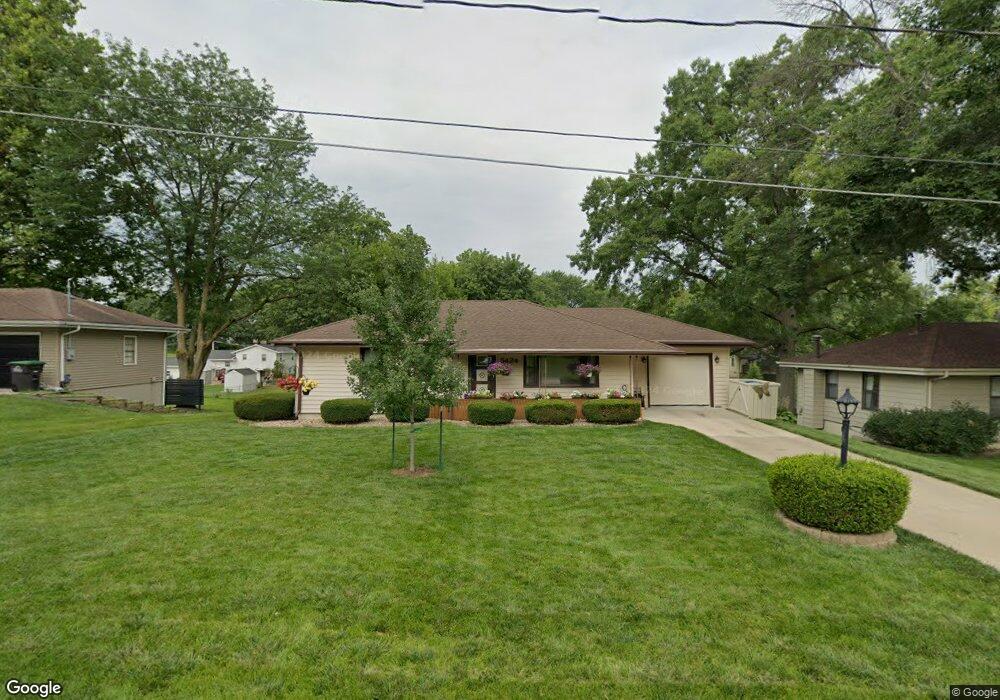 5424 SW 18th St, Des Moines, IA 50315 - photo 1