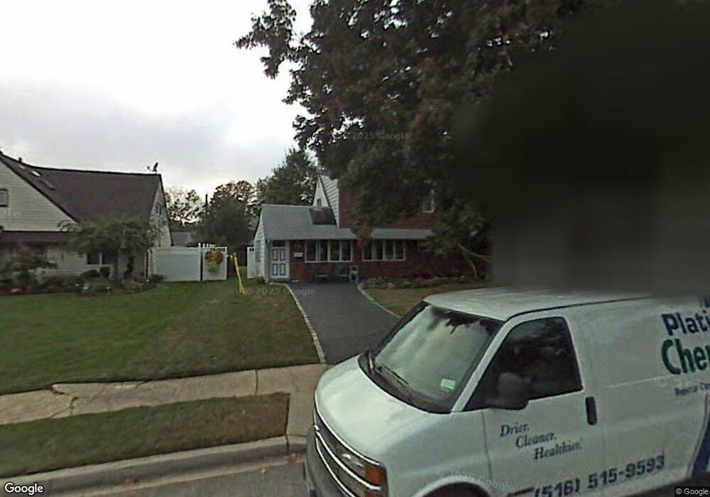 22 Return Ln, Levittown, NY 11756 - photo 1