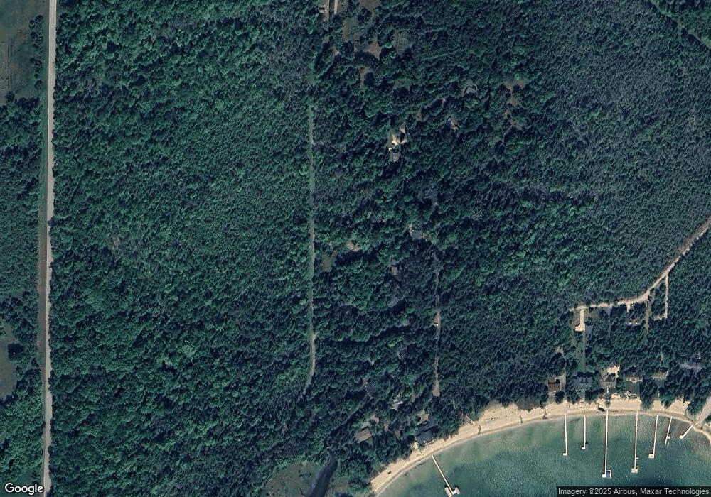 5440 Hemingway Dr unit PVT, Charlevoix, MI 49720 - photo 1