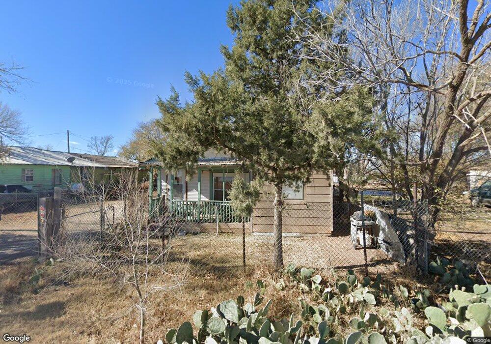 2421 Aylesworth St, Plainview, TX 79072 - photo 1