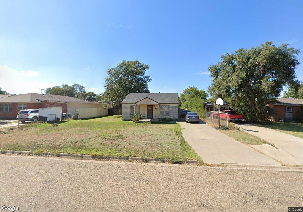 307 N Porter Ave, Dumas, TX 79029 - photo 1