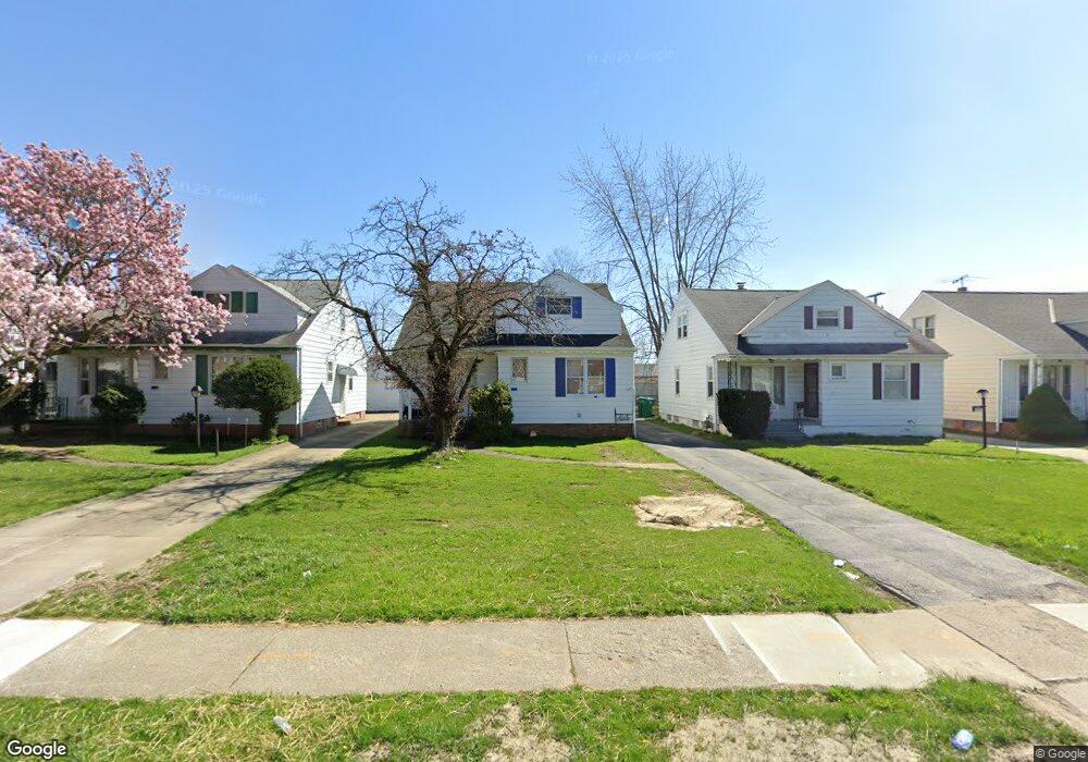 19904 Libby Rd, Maple Heights, OH 44137 - photo 1