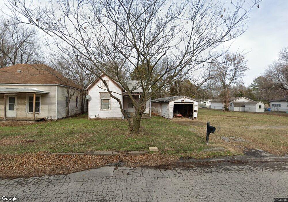 1615 Felix Ave, Parsons, KS 67357 - photo 1