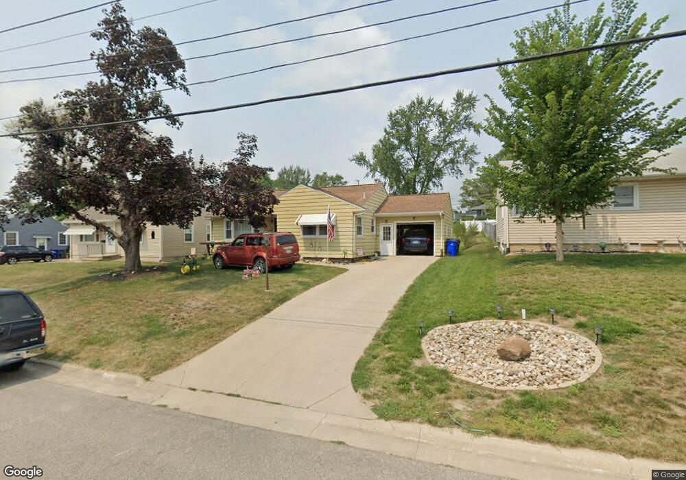 1526 10th Ave SW, Cedar Rapids, IA 52404 - photo 1