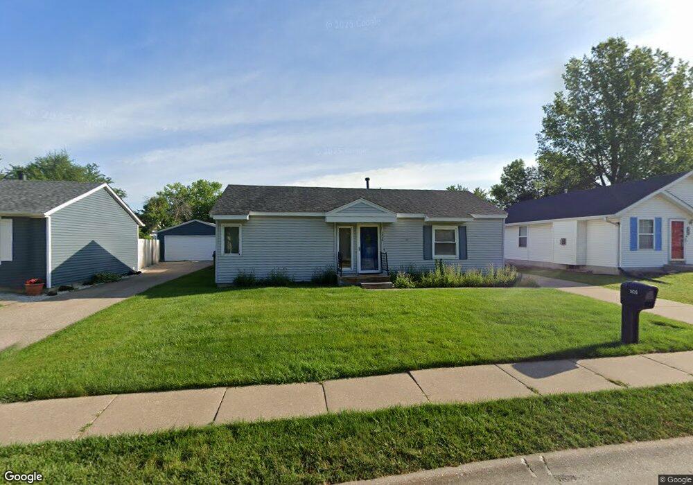 1826 W 58th St, Davenport, IA 52806 - photo 1