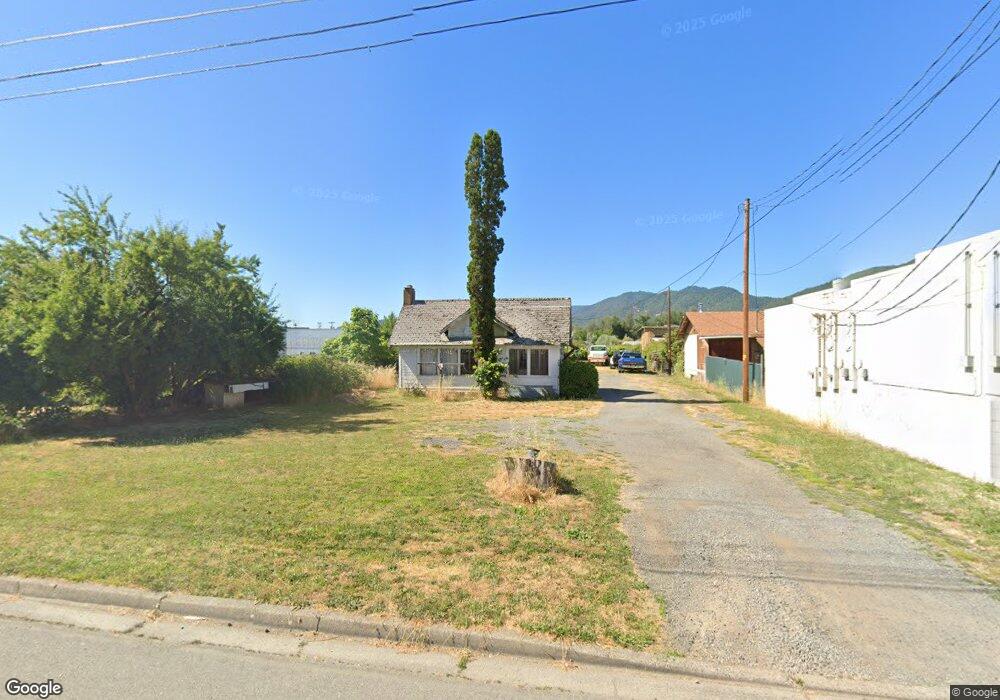 960 SE M St, Grants Pass, OR 97526 - photo 1