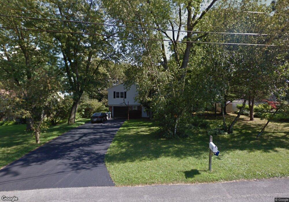 818 Maxwell Dr, Schenectady, NY 12309 - photo 1