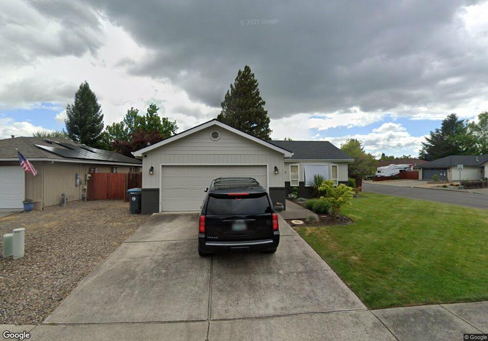 1210 Heather Ln, Central Point, OR 97502 - photo 1