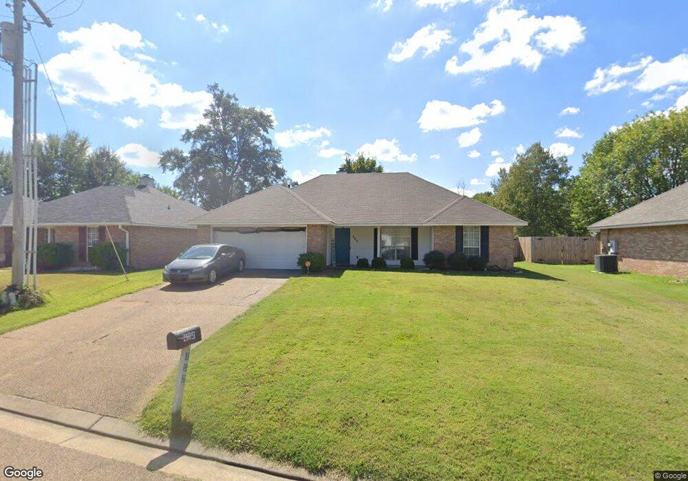 925 Bullrun Dr, Byram, MS 39272 - photo 1