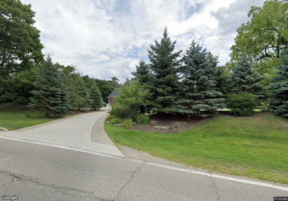 5045 Charing Cross Rd, Bloomfield Hills, MI 48304 - photo 1