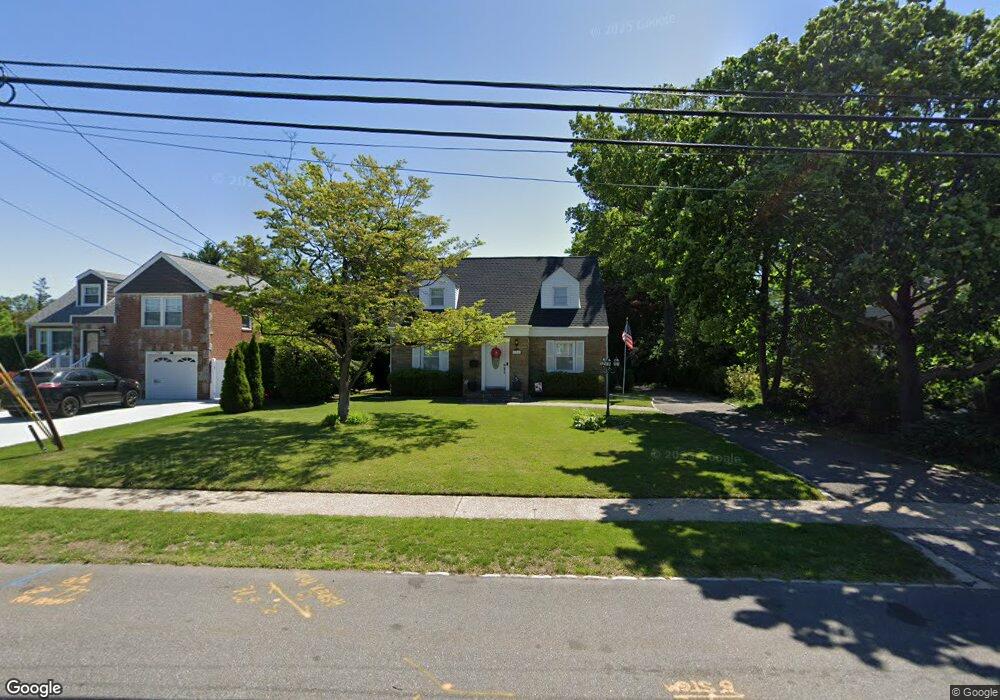 134 Mayfair Ave, West Hempstead, NY 11552 - photo 1