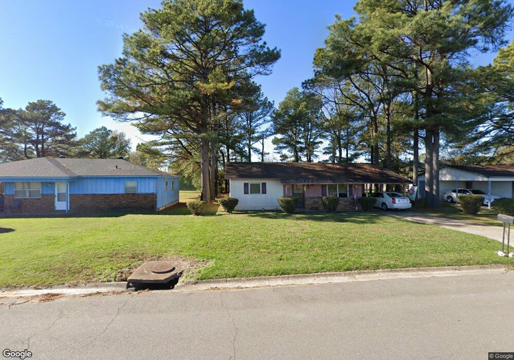 1705 N Maple St, Stuttgart, AR 72160 - photo 1