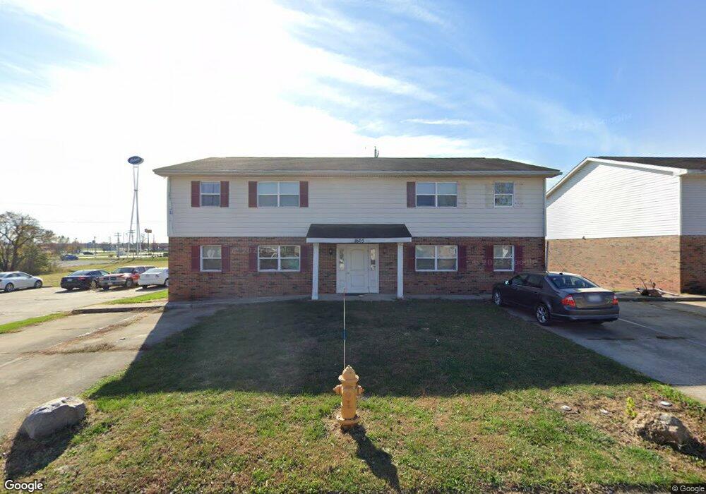 1605 Hillside Dr unit 1, Effingham, IL 62401 - photo 1